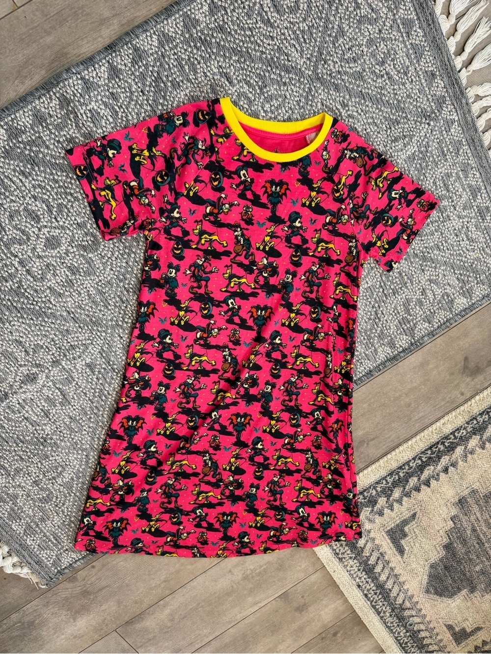 New Disney Girls' Mickey & Friends Halloween Neon Short-Sleeve Nightgown 11/12 - Picture 13 of 16